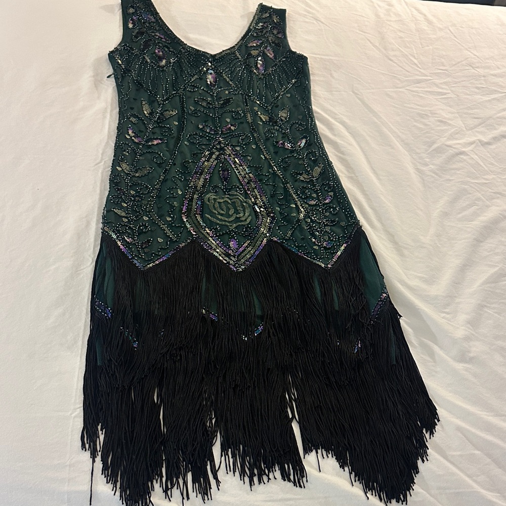 Chic Beaded Fringe Midi Dress in Green and Black